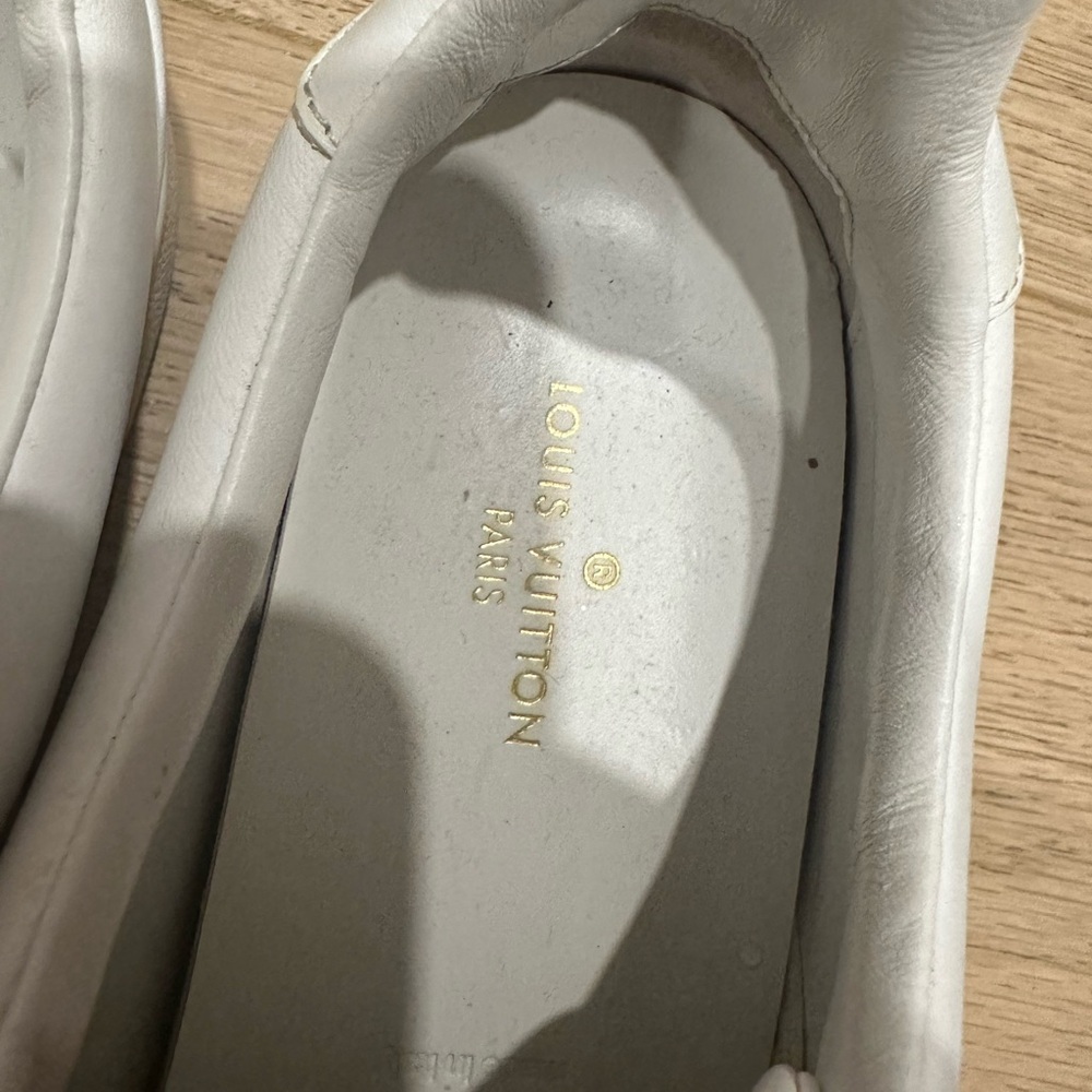 Louis Vuitton sneakers size 37.5 - Picture 9 of 9